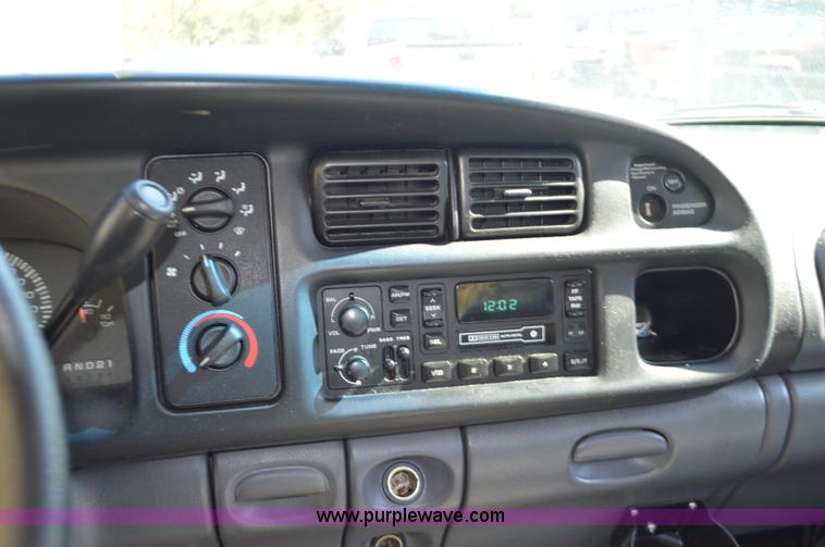 image for item BR9845 1999 Dodge Ram 1500 pickup truck