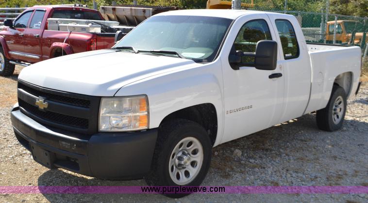 image for item BR9846 2008 Chevrolet Silverado 1500 Ext. Cab pickup truck