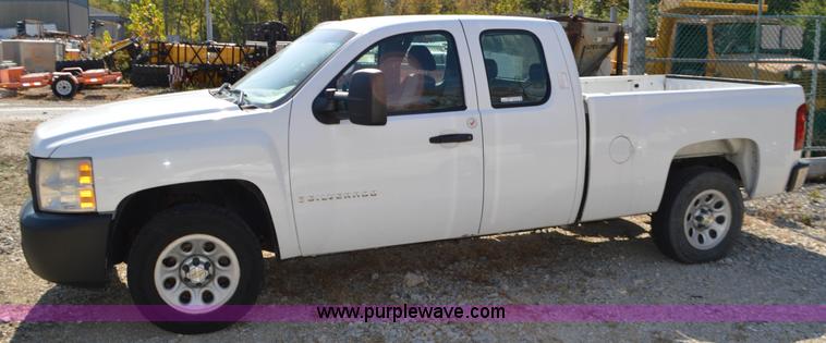image for item BR9846 2008 Chevrolet Silverado 1500 Ext. Cab pickup truck