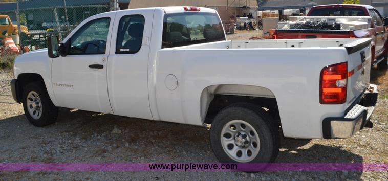 image for item BR9846 2008 Chevrolet Silverado 1500 Ext. Cab pickup truck