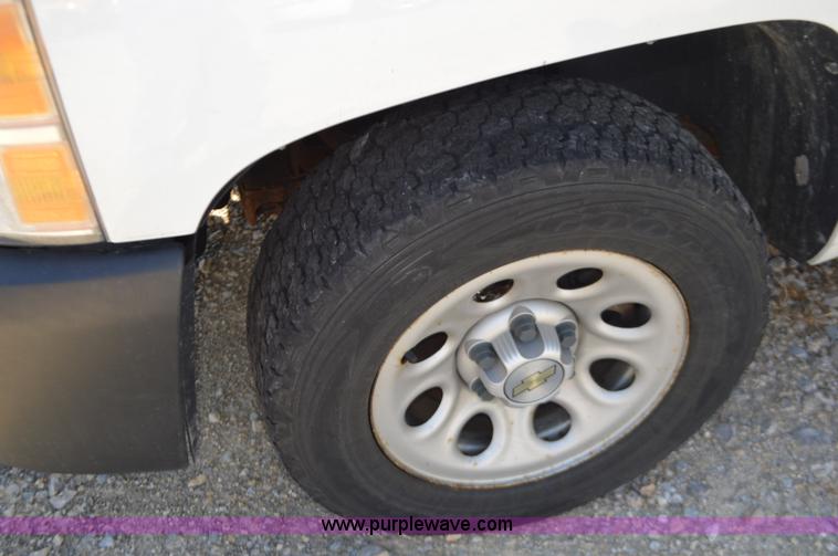 image for item BR9846 2008 Chevrolet Silverado 1500 Ext. Cab pickup truck