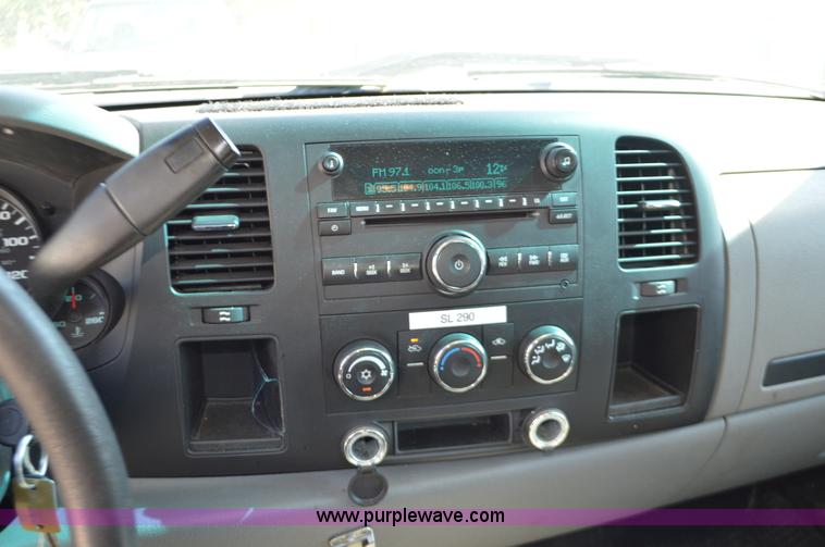 image for item BR9846 2008 Chevrolet Silverado 1500 Ext. Cab pickup truck