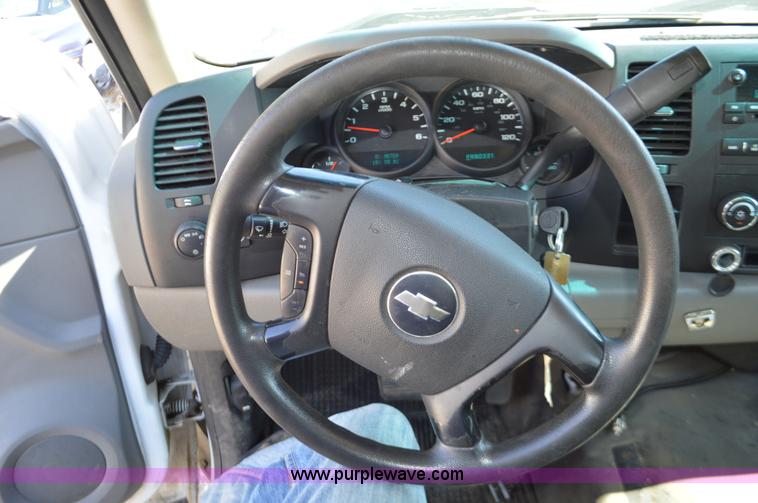 image for item BR9846 2008 Chevrolet Silverado 1500 Ext. Cab pickup truck