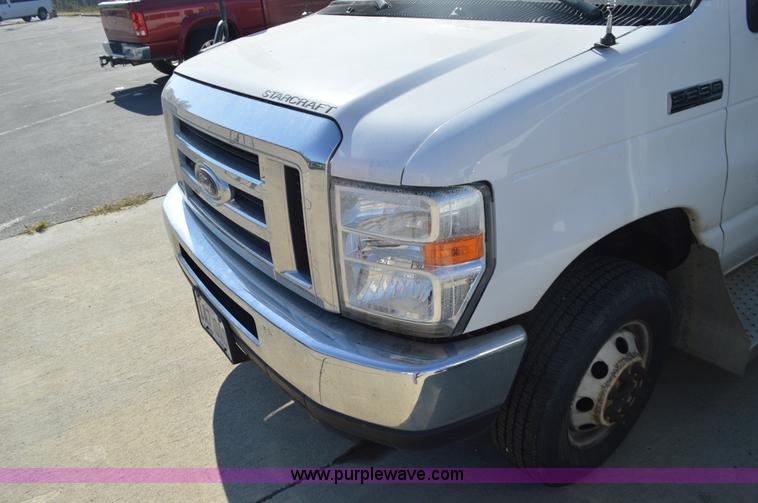 image for item BR9847 2009 Ford E350 Super Duty bus