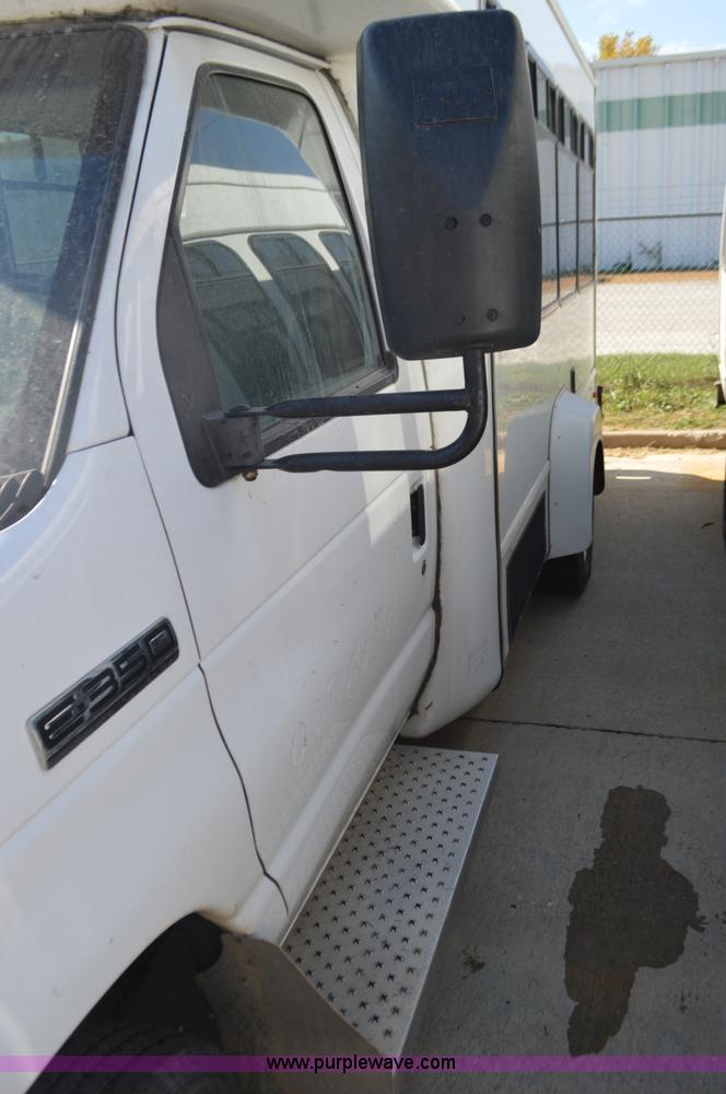 image for item BR9847 2009 Ford E350 Super Duty bus