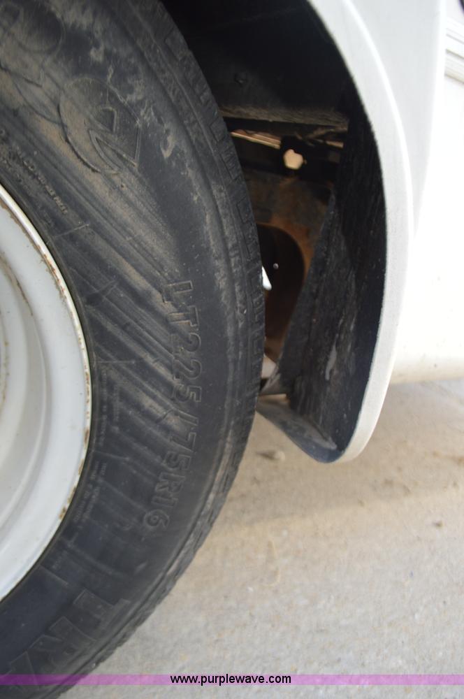 image for item BR9847 2009 Ford E350 Super Duty bus