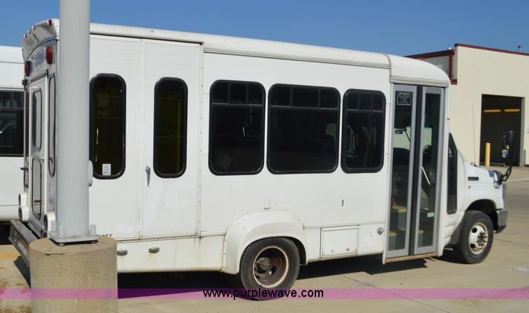 image for item BR9847 2009 Ford E350 Super Duty bus