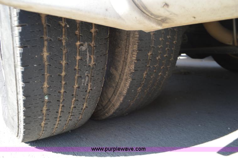 image for item BR9847 2009 Ford E350 Super Duty bus