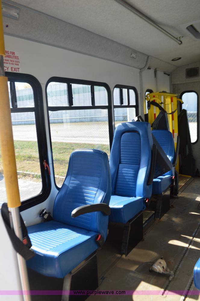 image for item BR9847 2009 Ford E350 Super Duty bus