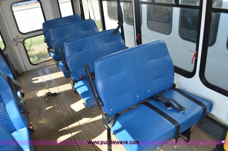 image for item BR9847 2009 Ford E350 Super Duty bus