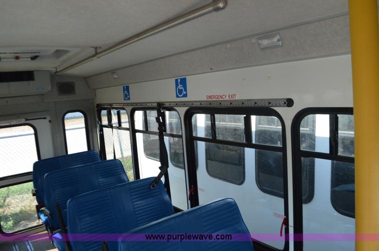 image for item BR9847 2009 Ford E350 Super Duty bus