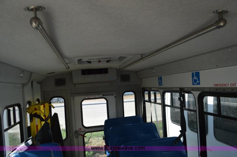 image for item BR9847 2009 Ford E350 Super Duty bus