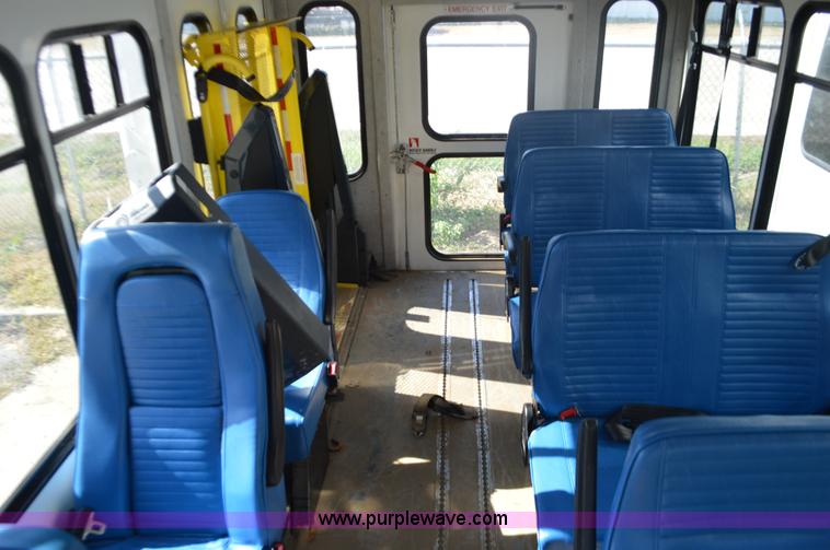 image for item BR9847 2009 Ford E350 Super Duty bus