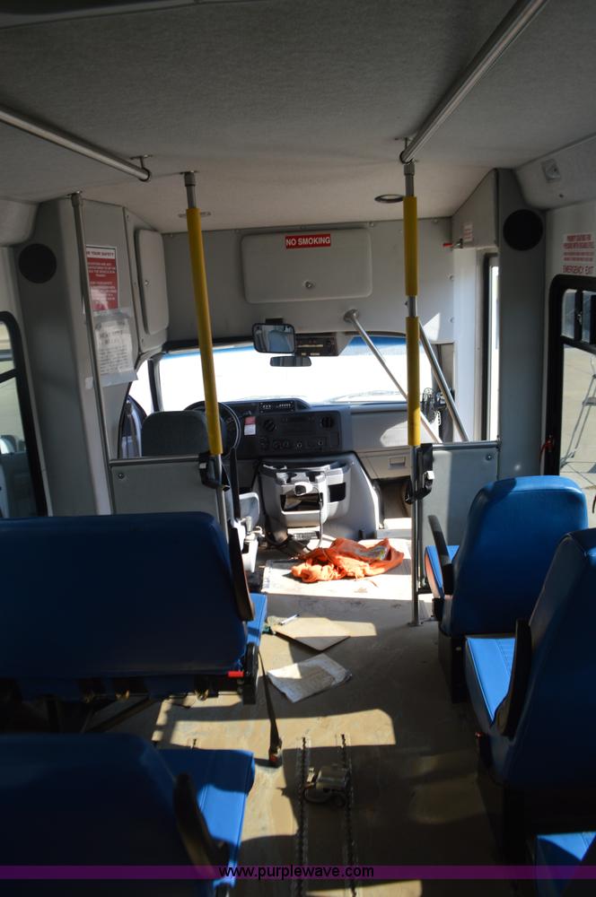 image for item BR9847 2009 Ford E350 Super Duty bus