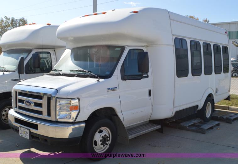 image for item BR9848 2008 Ford E450 bus