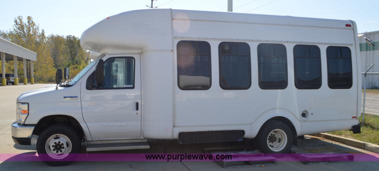 image for item BR9848 2008 Ford E450 bus