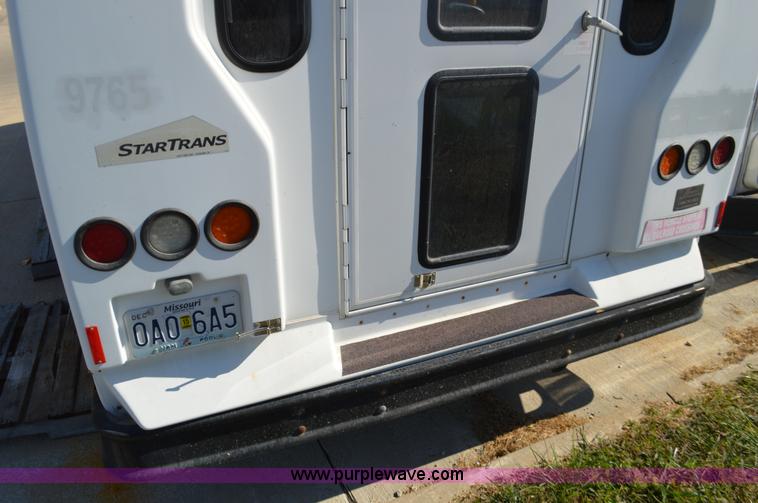 image for item BR9848 2008 Ford E450 bus