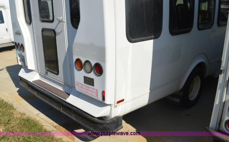 image for item BR9848 2008 Ford E450 bus