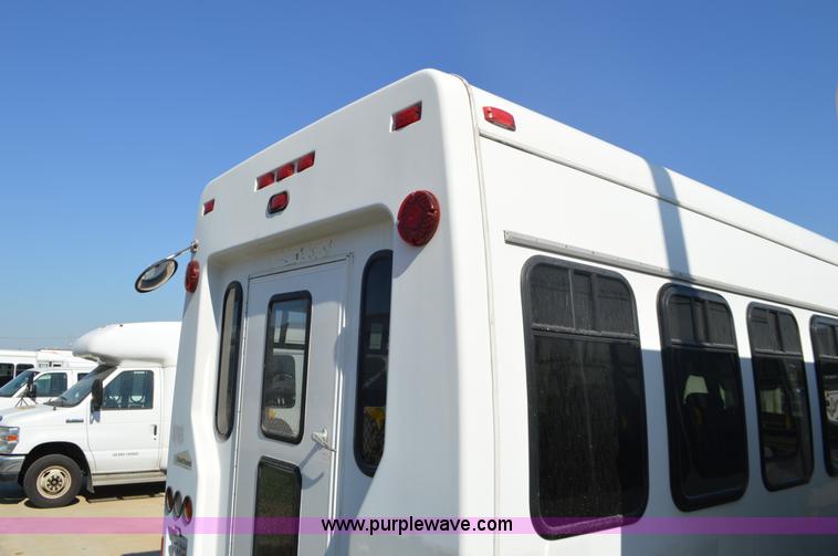 image for item BR9848 2008 Ford E450 bus