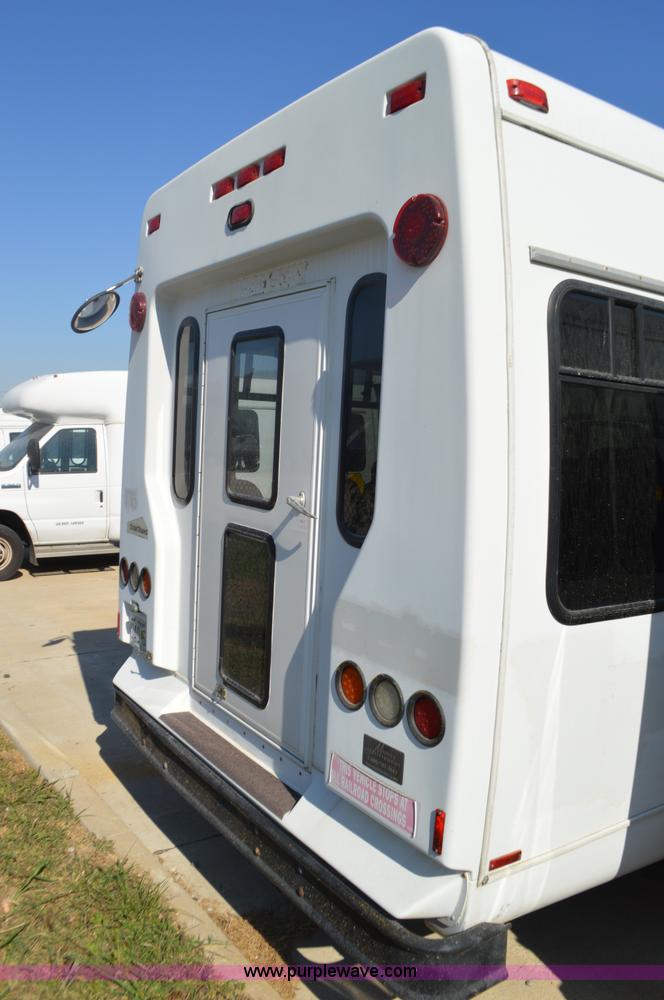 image for item BR9848 2008 Ford E450 bus