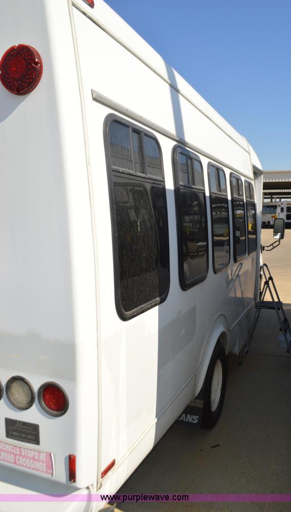 image for item BR9848 2008 Ford E450 bus