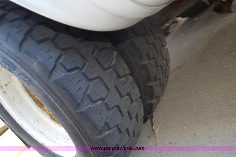 image for item BR9848 2008 Ford E450 bus