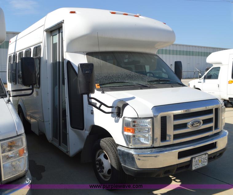 image for item BR9848 2008 Ford E450 bus