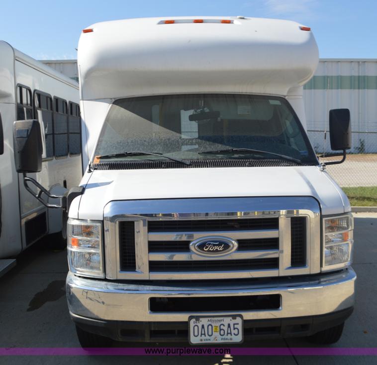 image for item BR9848 2008 Ford E450 bus