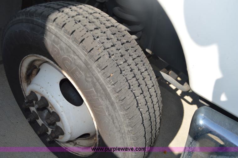 image for item BR9848 2008 Ford E450 bus