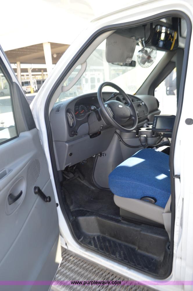 image for item BR9848 2008 Ford E450 bus