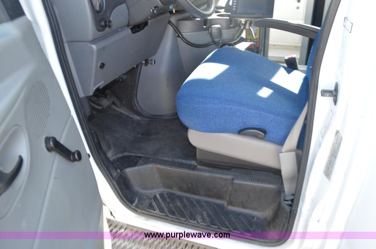 image for item BR9848 2008 Ford E450 bus