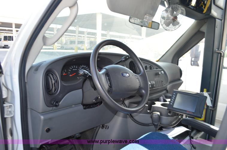 image for item BR9848 2008 Ford E450 bus