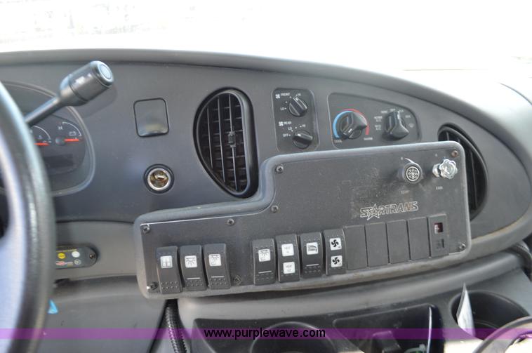 image for item BR9848 2008 Ford E450 bus