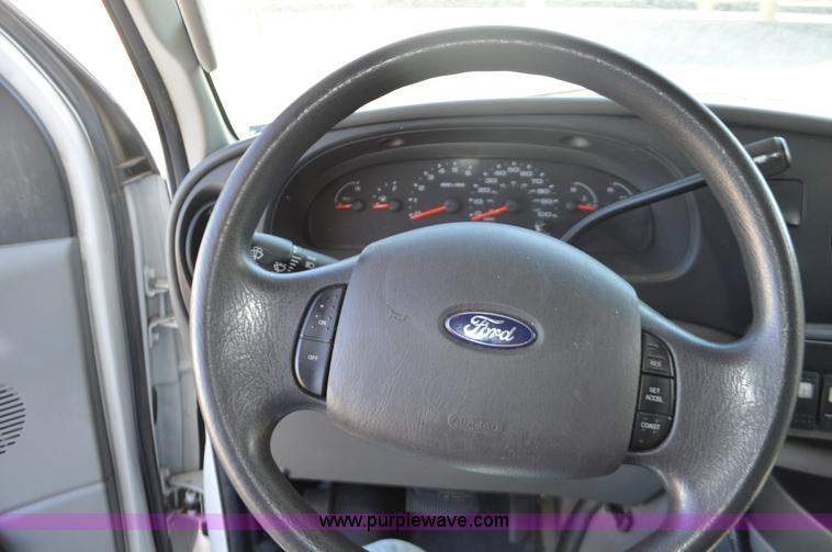 image for item BR9848 2008 Ford E450 bus