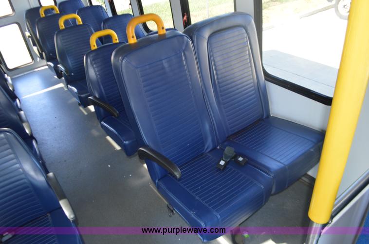 image for item BR9848 2008 Ford E450 bus