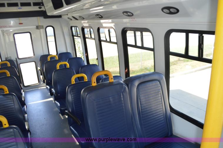 image for item BR9848 2008 Ford E450 bus