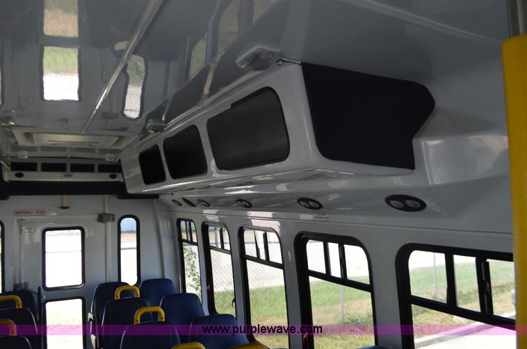 image for item BR9848 2008 Ford E450 bus