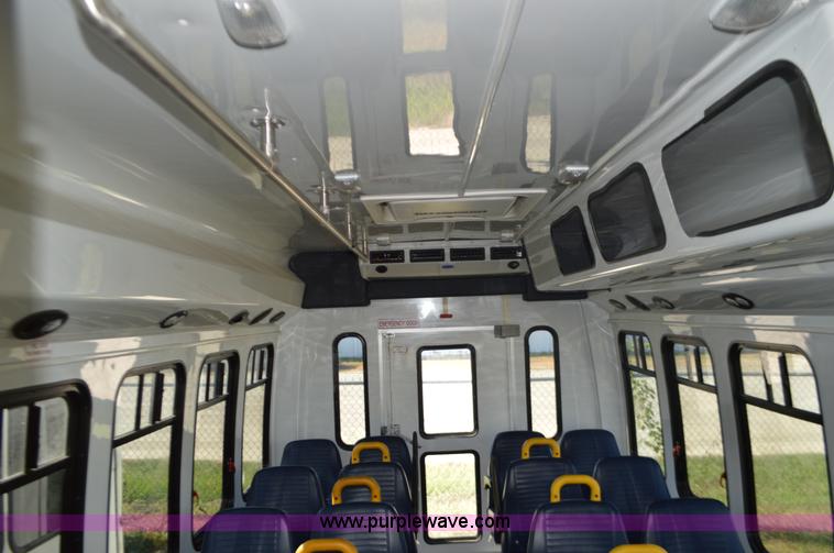 image for item BR9848 2008 Ford E450 bus