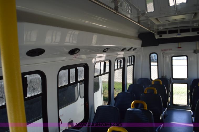 image for item BR9848 2008 Ford E450 bus