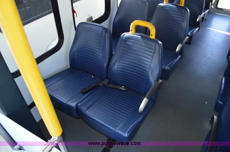 image for item BR9848 2008 Ford E450 bus