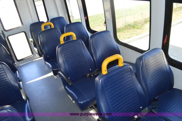 image for item BR9848 2008 Ford E450 bus