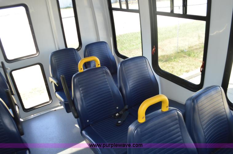 image for item BR9848 2008 Ford E450 bus