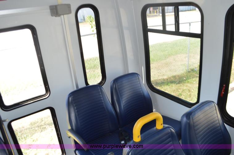 image for item BR9848 2008 Ford E450 bus