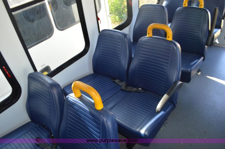 image for item BR9848 2008 Ford E450 bus