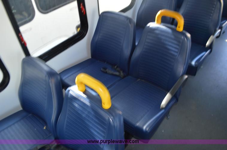 image for item BR9848 2008 Ford E450 bus