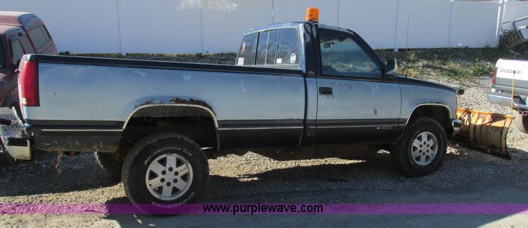 image for item BS9932 1989 Chevrolet 1500 pickup truck
