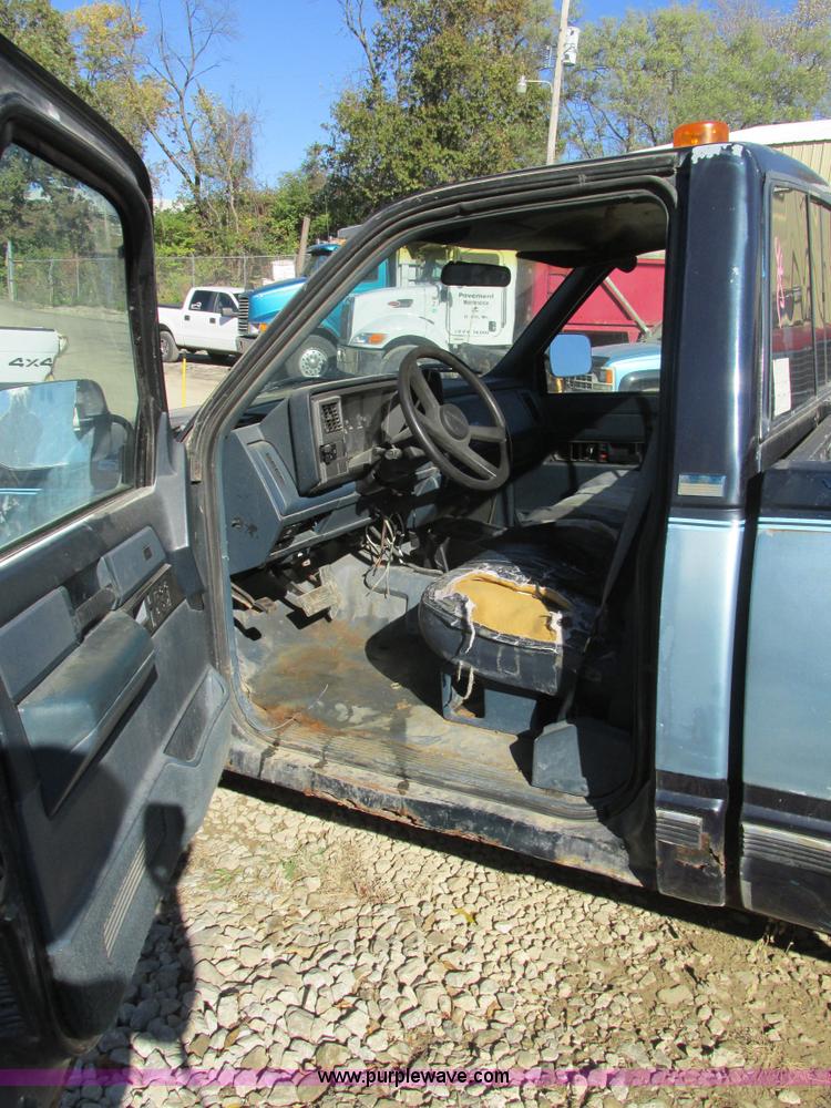 image for item BS9932 1989 Chevrolet 1500 pickup truck