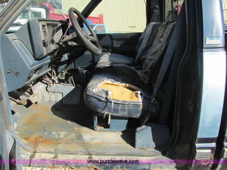 image for item BS9932 1989 Chevrolet 1500 pickup truck