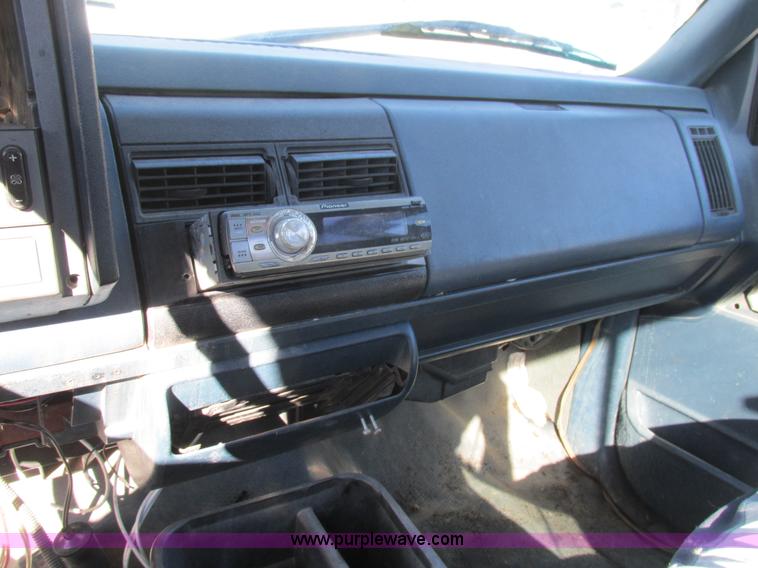 image for item BS9932 1989 Chevrolet 1500 pickup truck