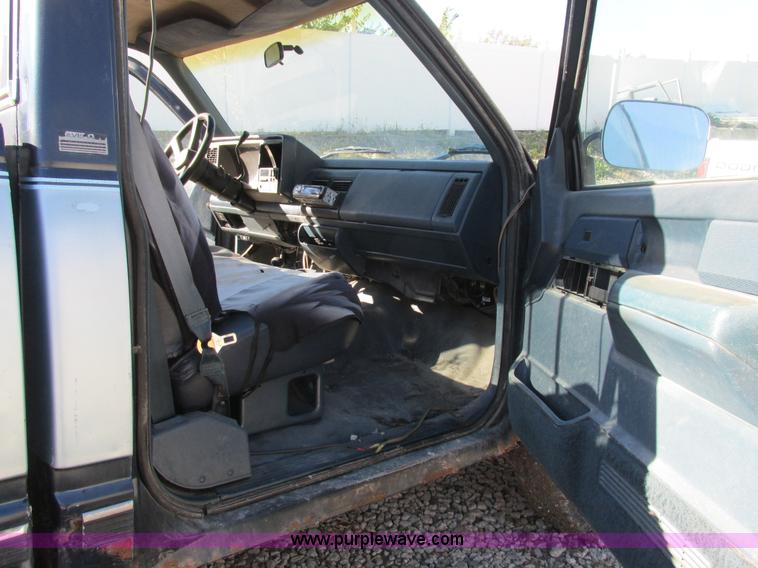 image for item BS9932 1989 Chevrolet 1500 pickup truck